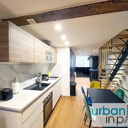 Апартаменты Urban Flat 31 - Charming Triplex In