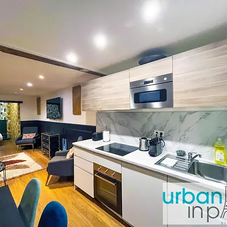 Urban Flat 31 - Charming Triplex In
